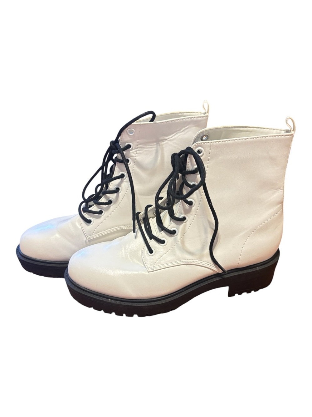 Forever 21 White Lace-Up Combat Boots with Black Laces Size 9 - like new